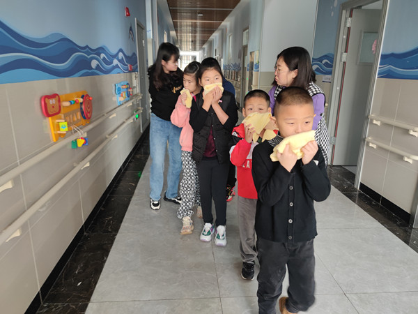 b4e1b3f601d4939628ffe9e8cde010a.jpg b4e1b3f601d4939628ffe9e8cde010a.jpg