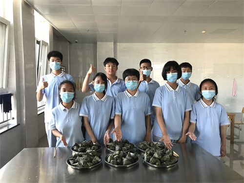 包粽子.jpg 包粽子.jpg