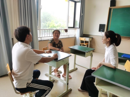 家長(zhǎng)會(huì)3.jpg 家長(zhǎng)會(huì)3.jpg